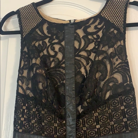 Black lace with nude underlay - Picture 3 of 3